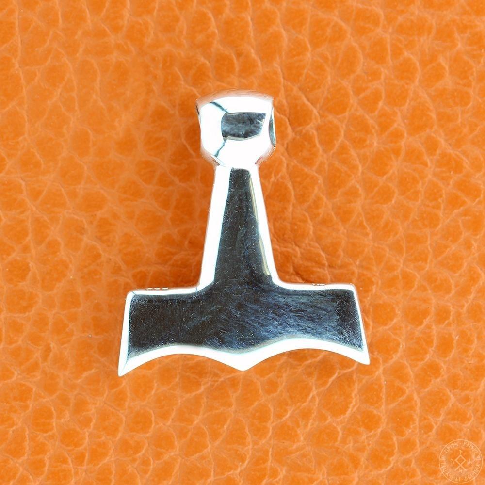 Thors hammer Mjølner vedhæng i stilren og smukt design.