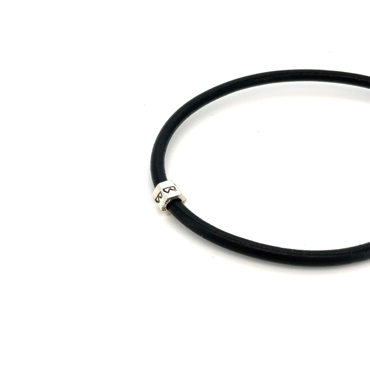 Charm med rune - til halskæde/armbånd