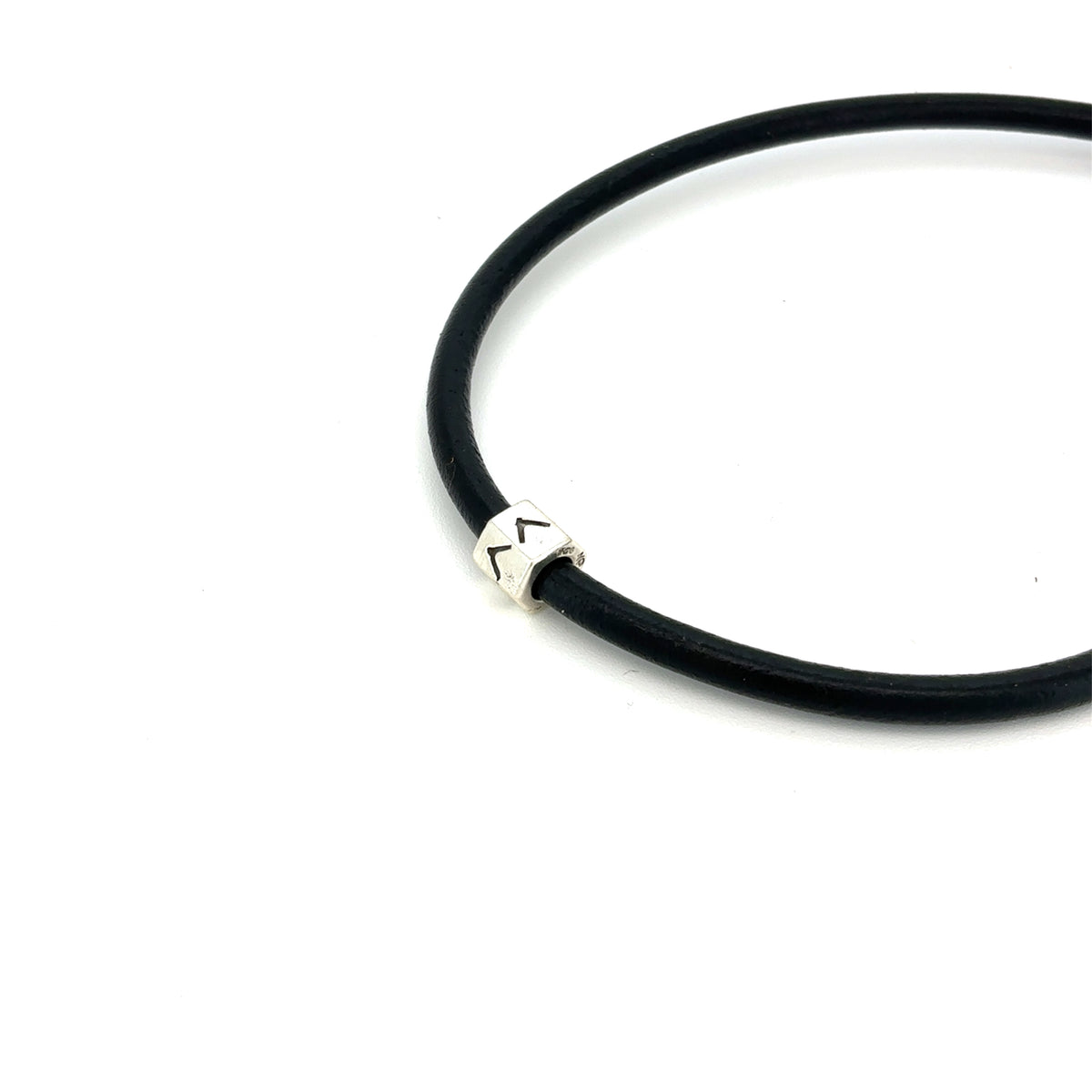 Charm med rune - til halskæde/armbånd