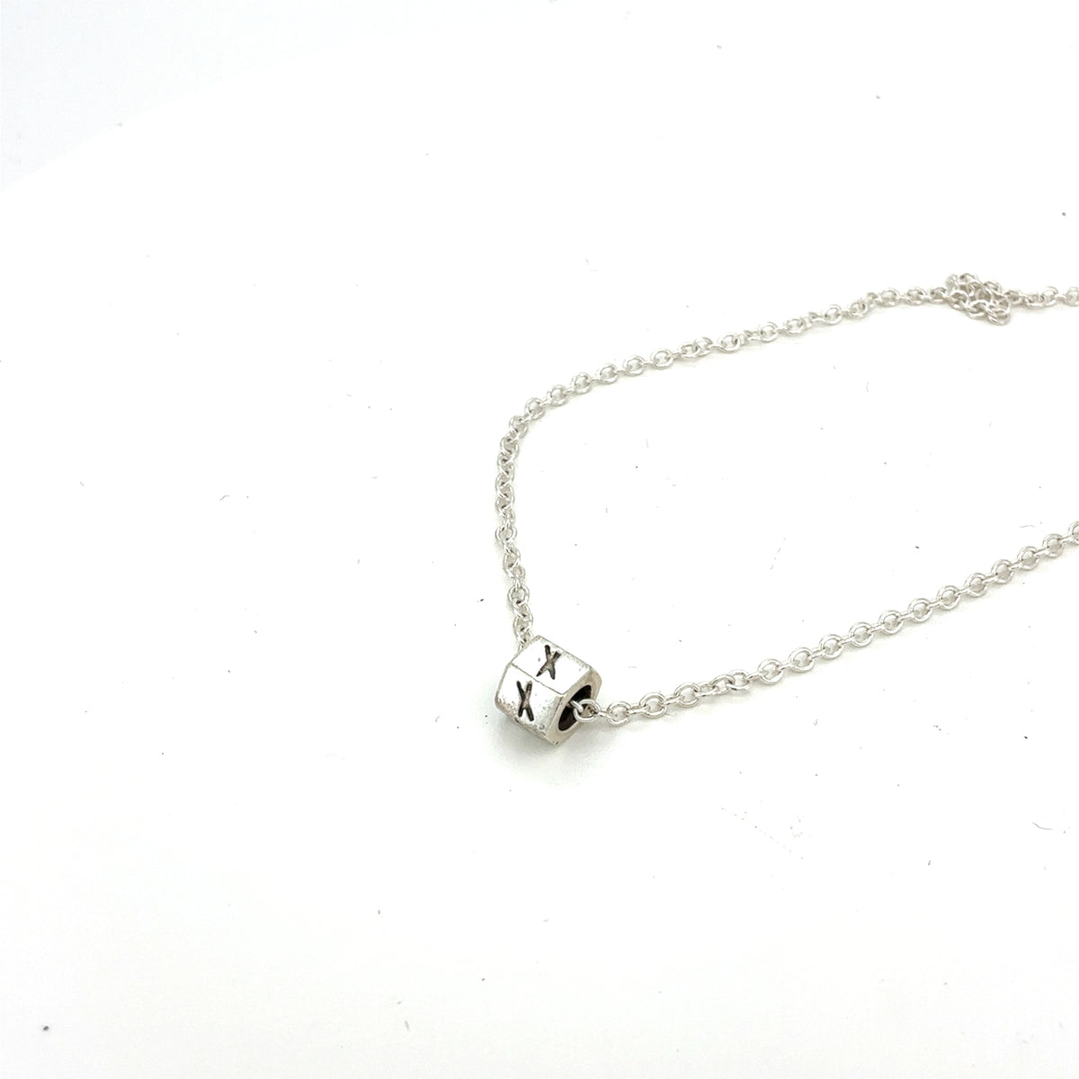 Charm med rune - til halskæde/armbånd