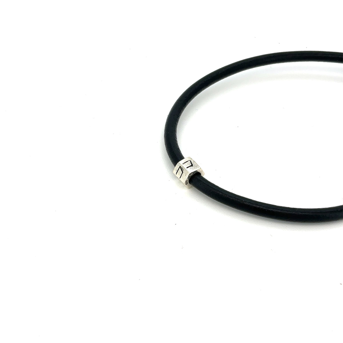 Charm med rune - til halskæde/armbånd