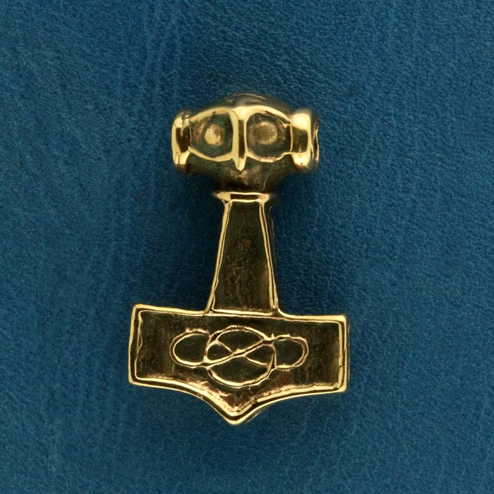 Thors hammer med ravn